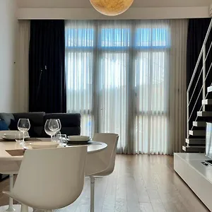 https://modern-milan.italymilanhotels.net